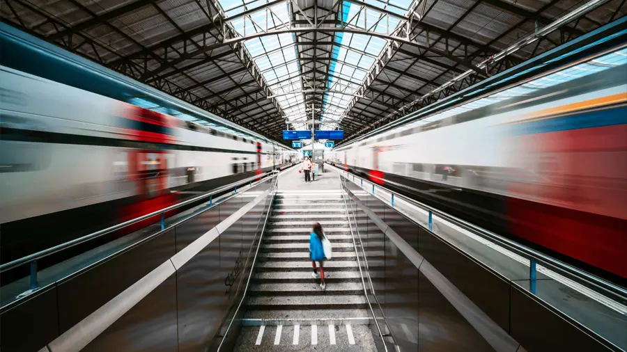 Train suisse en gare de Lausanne